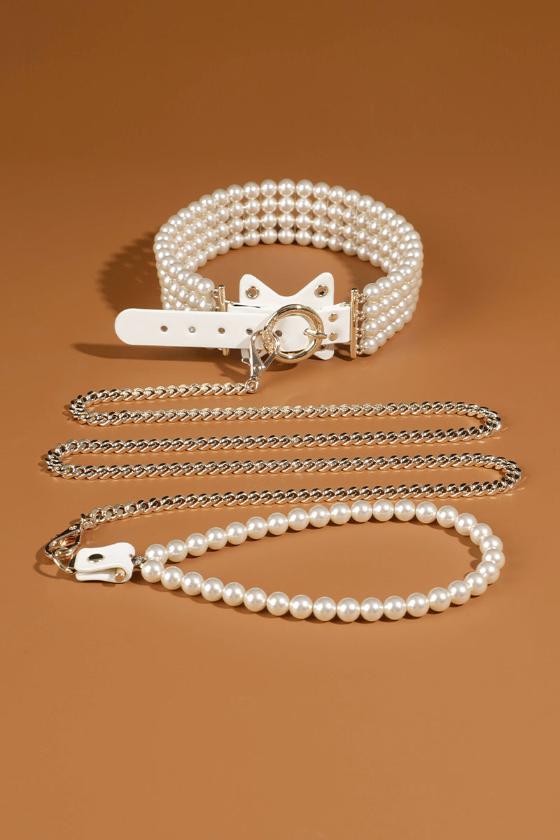 ETHEREAL RADIANCE: PEARL COLLAR WITH LEASH