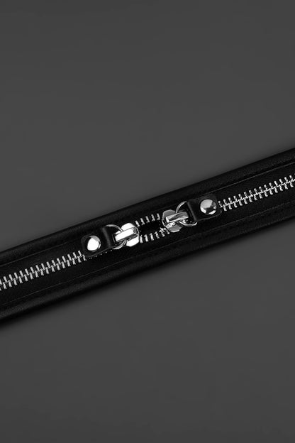 THE SOVEREIGN COLLECTION: LEATHER STRAP ON HARNESS