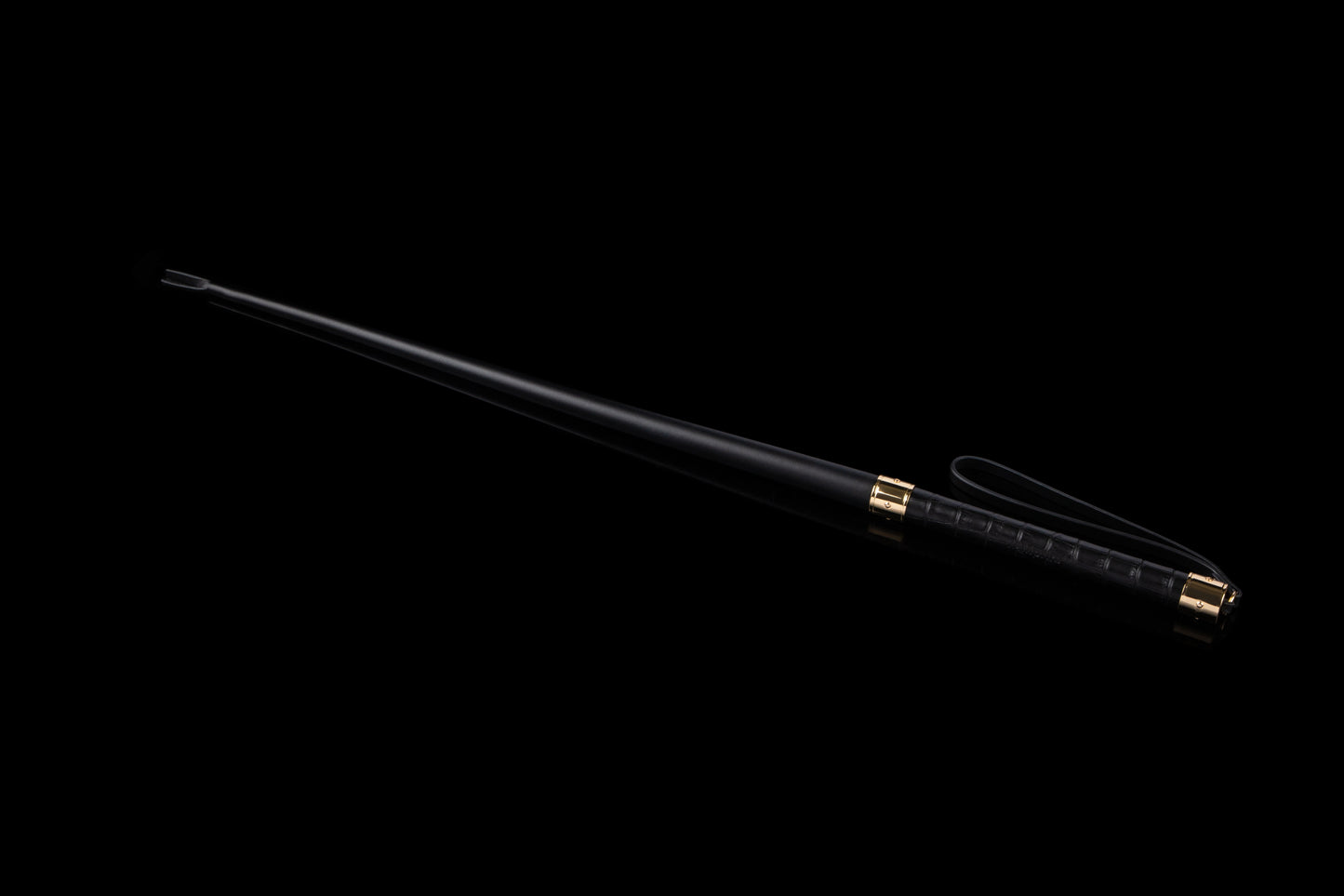 Sovereign Short Bull Whip — Genuine Leather